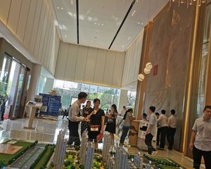 户型方正,居住舒适,次新小区。出行便捷