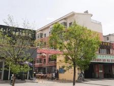 业主诚意出售,小区绿化好,停车方便,看房方便。