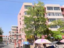 友谊小区 步梯一楼 出行方便