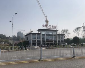 万家丽北,双地铁口,次新小区,三面采光大三房