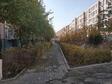 业主诚心出售,看房方便,提前打电话预约。