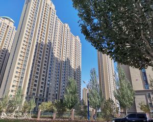 房本满两年过户 税费低 实木精装修