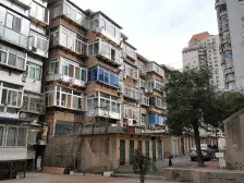 壹中南山路+2楼+位置好+出价就谈+南边小广场