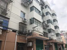 三楼、一梯两户。目前租客住,看房提前约,周末方便些