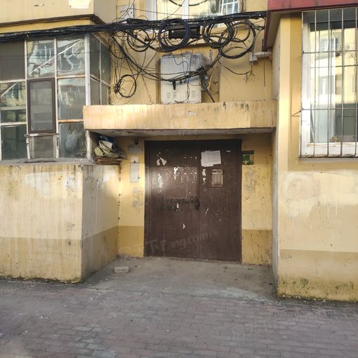  �����´�2��1��1���ϱ�����1700.00Ԫ/�³��� 