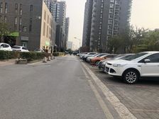 鸿业兴园一区1室1厅东