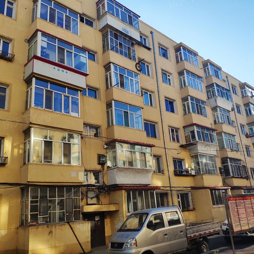  �����´�1��1���ϳ���350.00Ԫ/�³��� 