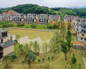 麓谷二期双拼别墅,省人防办单位房双车库加大花园