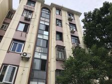 新上南北通两房,精装带地暖,中间楼层