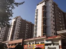 福海路小高层,生活便利小区门口 就是公交站点