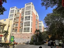 此房南北通透,独立阳台,一梯两户,产权清晰