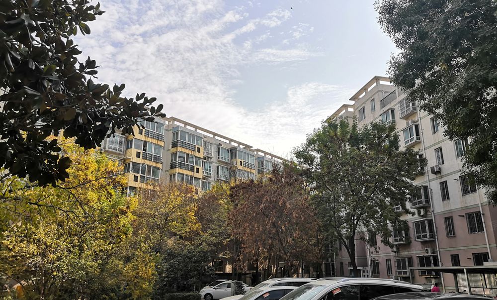 郑州中学附属小学金色嘉园多层四楼双气精装修拎包入住