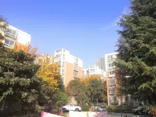 多层的一居室,公摊小,不是筒子楼