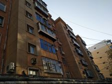 泰安小区6楼非顶套价低西苑