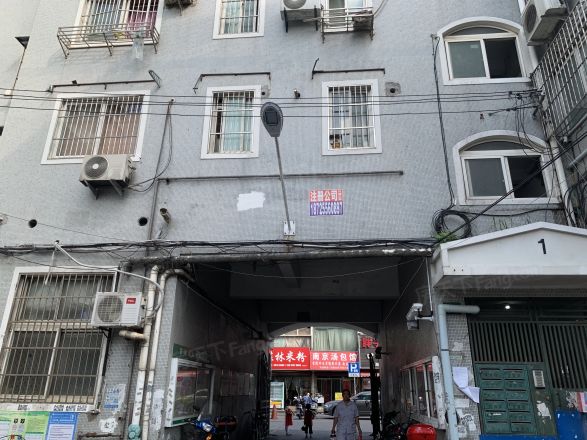 曹安公路2089弄小区实景图