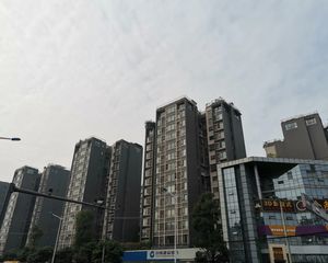 贵通御苑枫景3室2厅东南