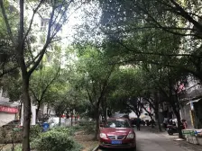 此房采光视野好 住家安静 出行方便 小区有车位