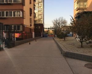 小区位置好,全天采光,精装修,干净拎包入住