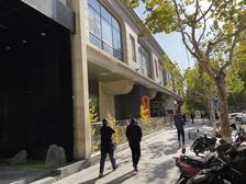 东城区,东四十条,2008年社区,70年商品房,电梯直达。
