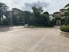 碧海云天地上三层,地下两层别墅 ,两个车位、