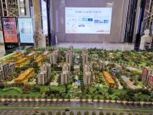 正规4房2卫户型,小区环境好,出行方便