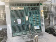 繁华地段,交通便利,一梯两户,主卧朝南