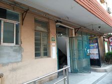 繁华地段,大两房,主卧朝南,诚意出售,近地铁,居家装修,独立电梯,采光充足