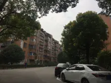 复式房,6复7,使用面积大,有两个露台,位置安静,诚意出售