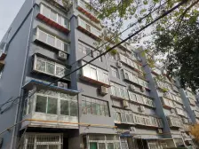 英雄山路2014年电梯房,封闭管理,有车位,球场公园