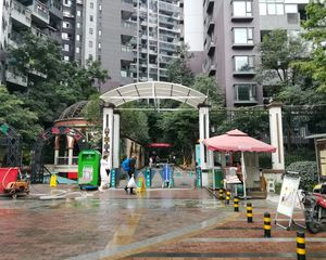 蓝光凯丽香江2室1厅西南
