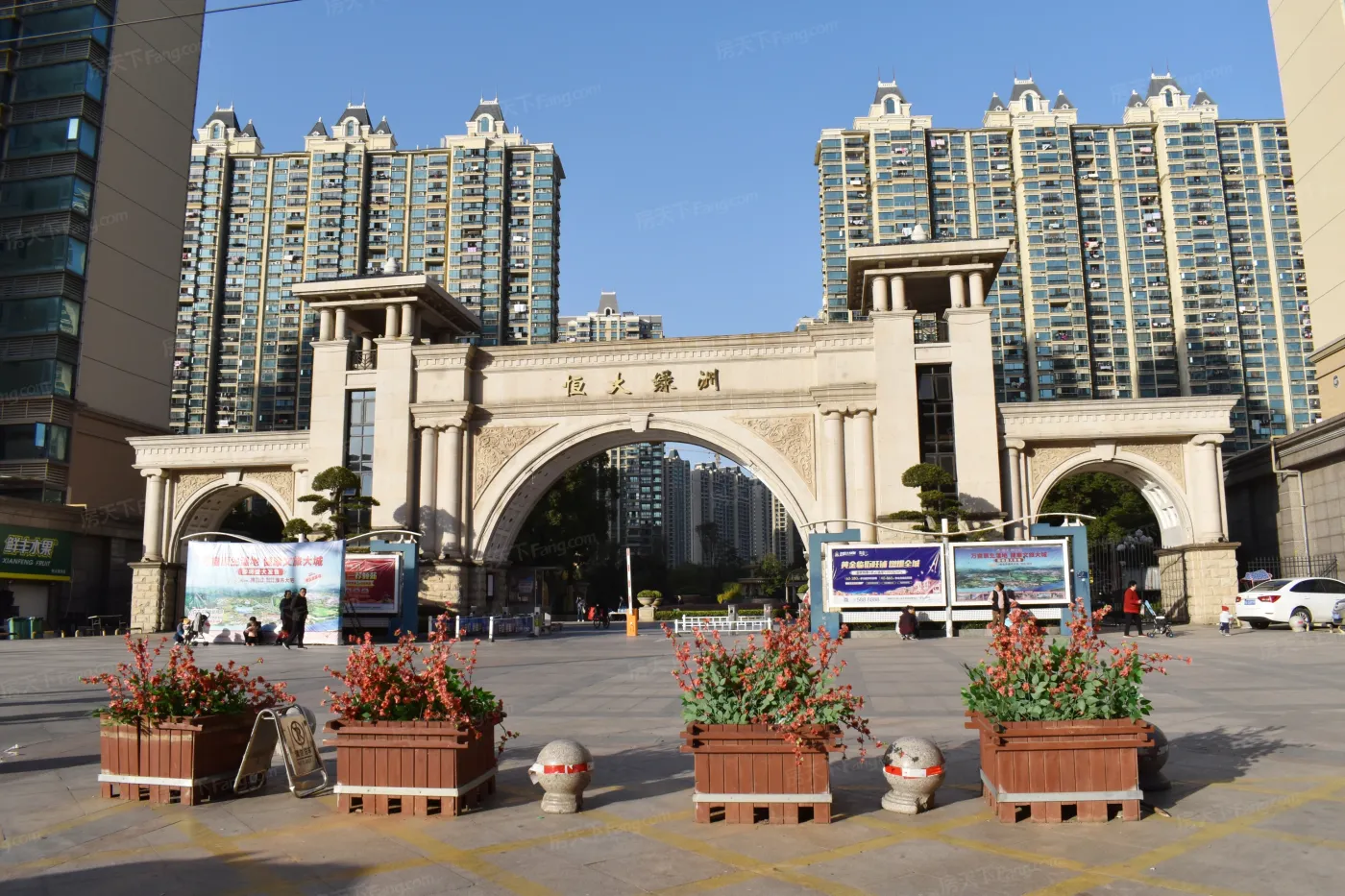 恒大绿洲小区大门-铜陵房天下