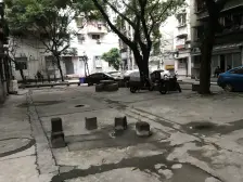 谢家湾万象城旁正规两房诚心出售。。。