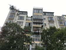 银河花园4室1厅东南