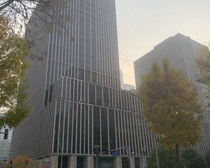 万达广场公寓8室2厅南