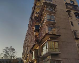 十里堡地铁,2层,全新装修,领包入住,方便看房