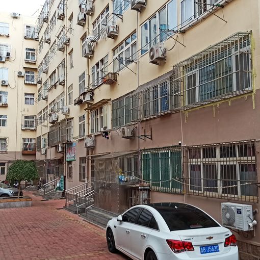  ����С��2��1�����ϳ���1300.00Ԫ/�³��� 