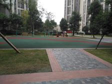 临江苑东区1室1厅东北
