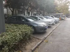 急售 绿都城多层一楼 三房 小区中间位置 办公居住都可以