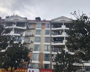 名人苑3室1厅南