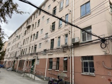 满五税费少,拎包入住,配套好,一楼带天井