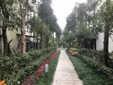 龙湖睿城 5室2厅 南 北