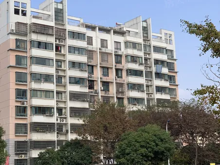 百草苑超抵价,满5年纯毛坯,2楼前面开阔采光好,3房2卫2阳台