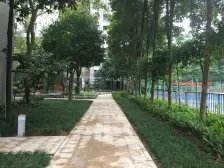 业主诚心出售,龙湖开发商,交通便利