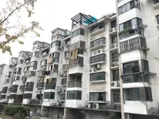 地下轻轨旁,出门石湖公园,四室两厅两卫,楼栋位置好,楼层好