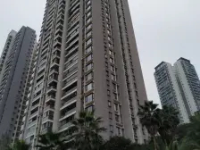 新上 彩云湖畔四房一线看湖 住家安静 业主诚心卖