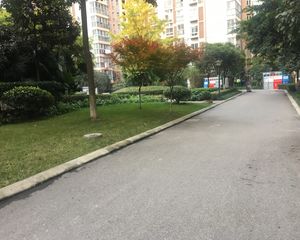 沙河路苑3室1厅南北