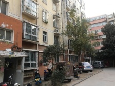 带露台,地铁口,出行方便,装修好,随时看