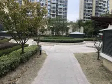 地梯口300米,2017年的房子,看房随时小高层,房型好