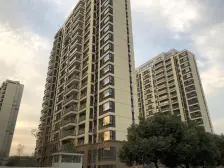 精装带地暖 装修保养比较好 大四房两卫