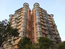 红原星城 南北通透,采光好 装修好,环镜优美 视野好,诚心出售